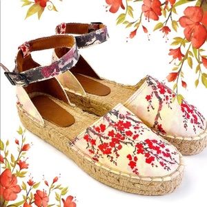 TAN AND RED FLORAL ESPADRILLE